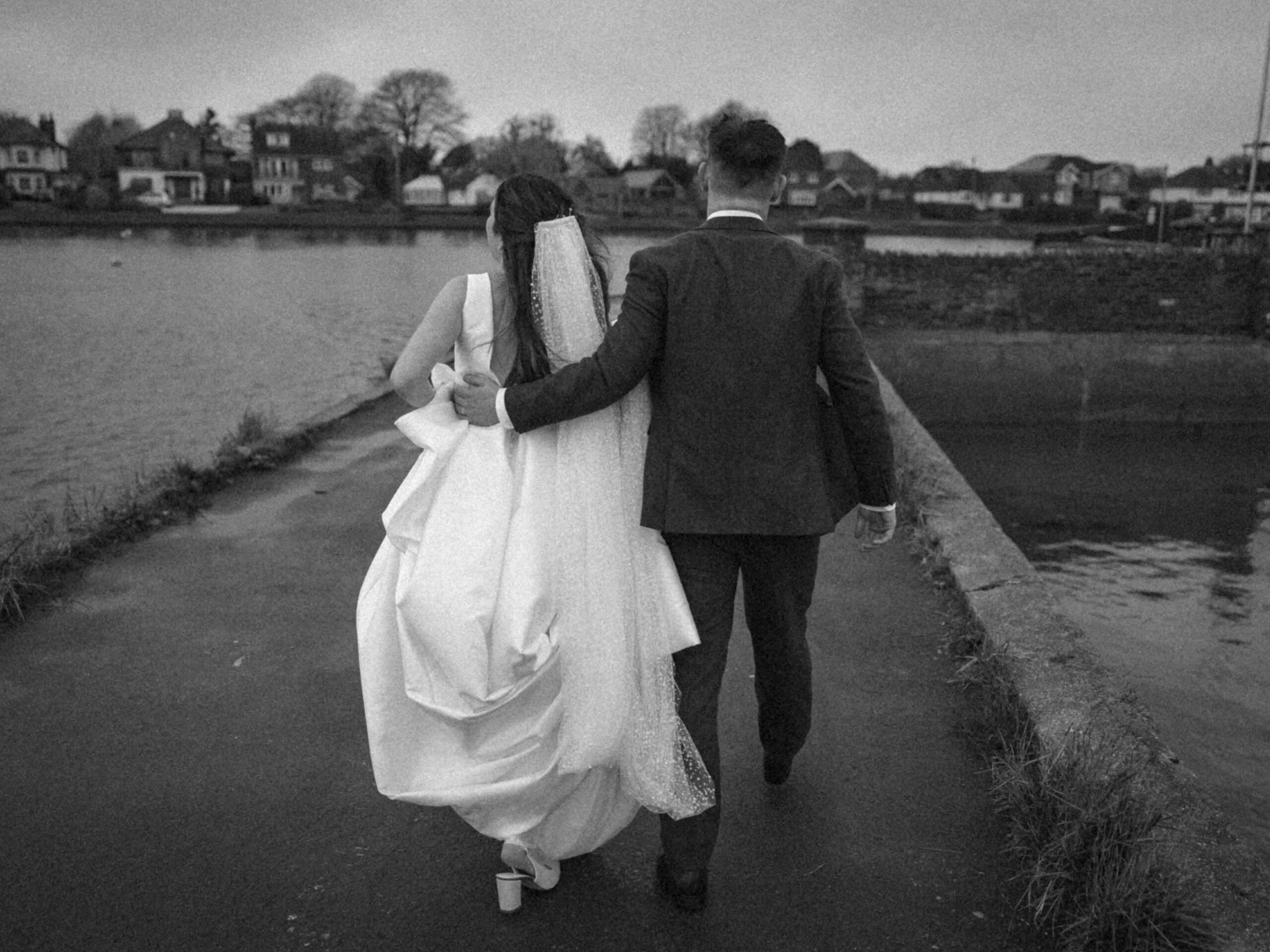 10 Simple Tips for Looking Amazing in Your Wedding Photos
