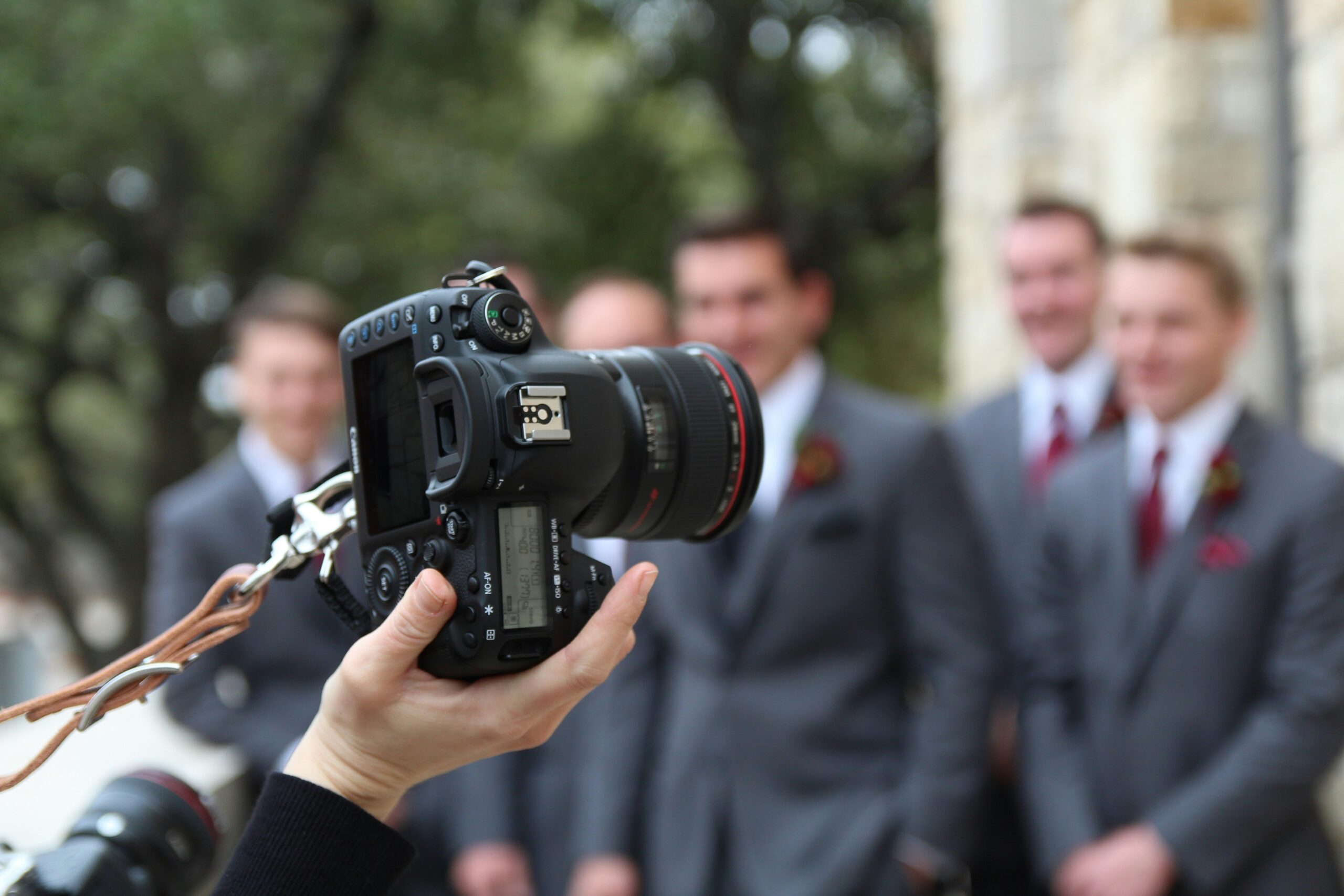 5 Essential Questions to Ask Before Hiring a Wedding Photographer